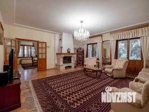 Дом 350м², 3-этажный, участок 40 сот.  