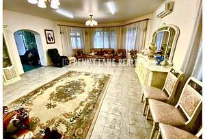 Дом 538м², 4-этажный, участок 13 сот.  