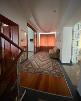 Дом 420м&sup2;, 3-этажный, участок 15 сот.  