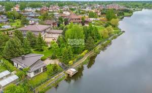 Дом 840м², 3-этажный, участок 35 сот.  