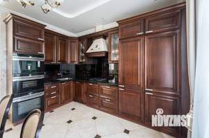 Коттедж 538м², 3-этажный, участок 12 сот.  