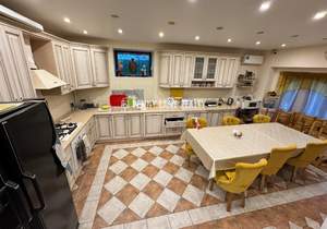 Дом 538м², 4-этажный, участок 13 сот.  