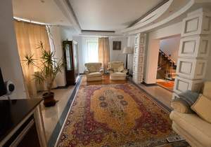 Дом 420м&sup2;, 3-этажный, участок 15 сот.  