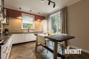 Дом 253м², 2-этажный, участок 14 сот.  