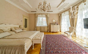 Дом 1500м², 3-этажный, участок 74 сот.  