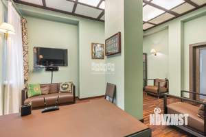 Дом 840м², 3-этажный, участок 35 сот.  