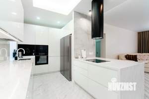 Дом 190м², 2-этажный, участок 6 сот.  