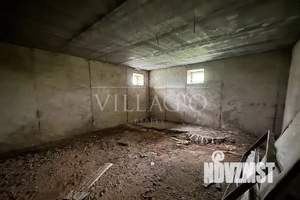 Дом 361м², 3-этажный, участок 10 сот.  