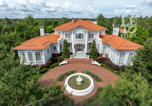 Дом 1500м², 3-этажный, участок 74 сот.  