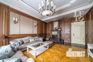 Дом 1500м², 3-этажный, участок 74 сот.  