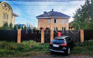 Дом 361м², 3-этажный, участок 10 сот.  