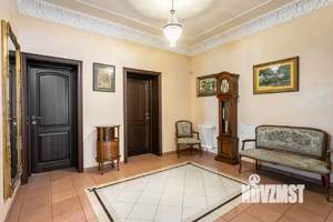 Коттедж 347м², 3-этажный, участок 12 сот.  