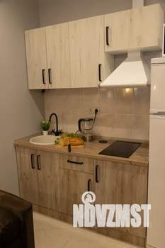 Студия квартира, посуточно, 24м2, 1/12 этаж