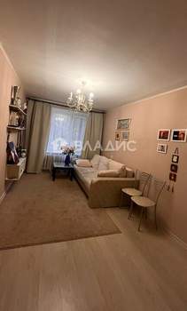 2-к квартира, вторичка, 44м2, 1/4 этаж