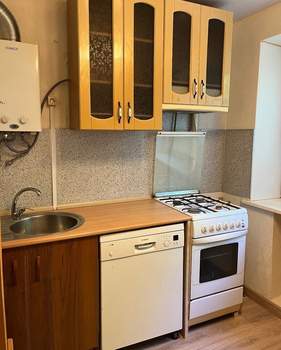 2-к квартира, вторичка, 43м2, 1/4 этаж