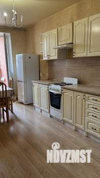 2-к квартира, вторичка, 63м2, 10/17 этаж